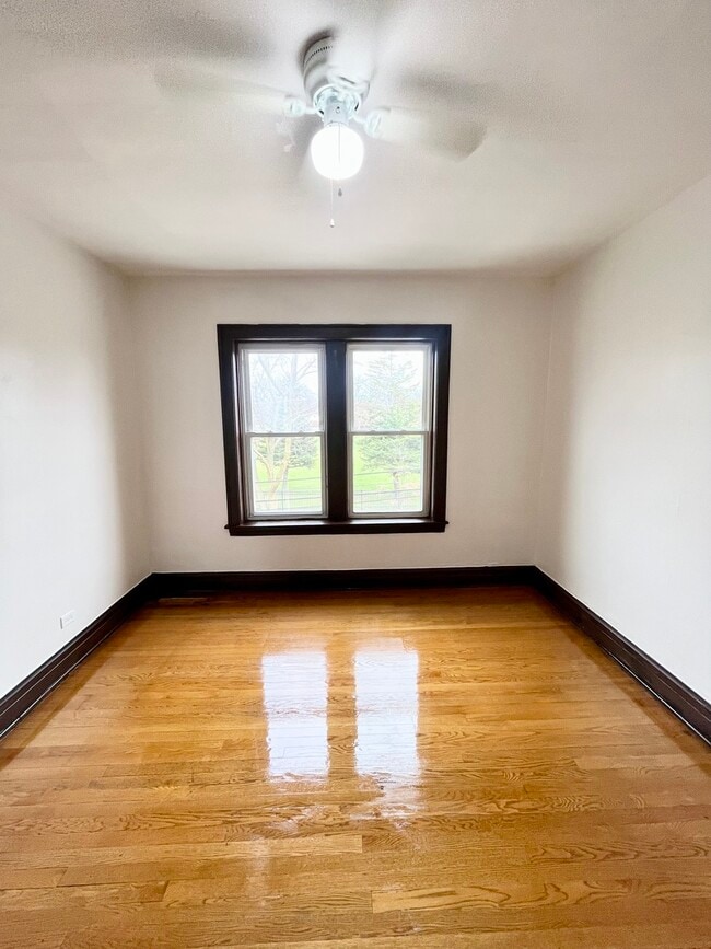 Building Photo - 2316 N Leclaire Ave