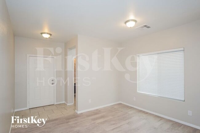 Foto del edificio - 6710 Crystal Run Ln