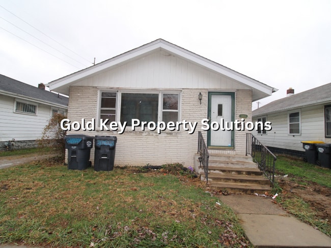 Building Photo - Updated 2 BR 1 BA House with Central Air and Garage (SECTION 8 APPROVED)