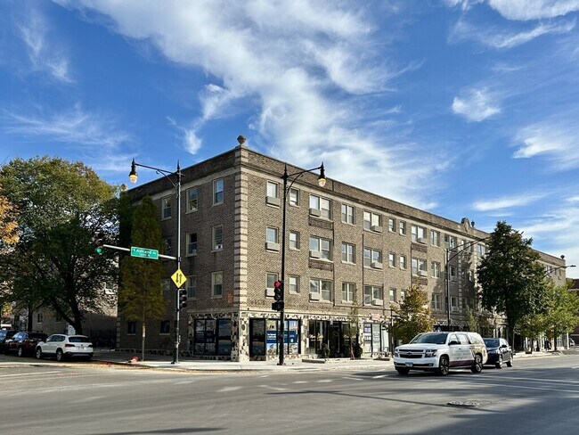 Building Photo - 1555 W Hollywood Ave