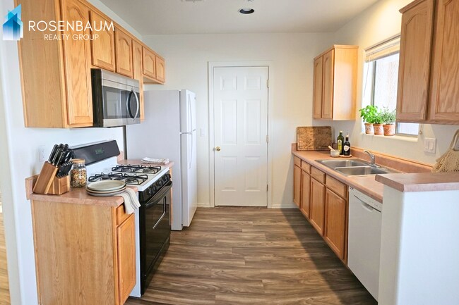 Foto del edificio - Charming 2-bedrooms, 2-baths duplex home in Prescott Valley!