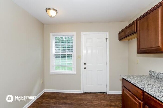 Foto del edificio - 6623 Willow Spring Rd, Charlotte, NC 28215