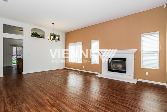 Foto del edificio - 440 Crestfield Cir