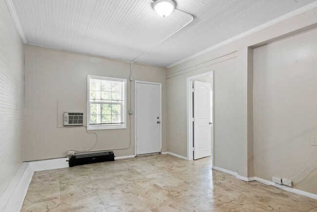Building Photo - 344 35th St S