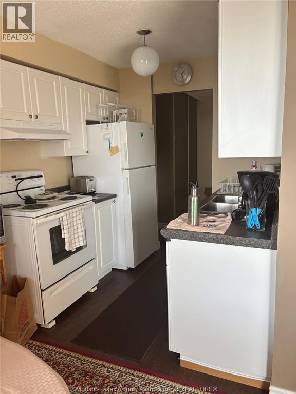 Photo du bâtiment - 150 Park St W