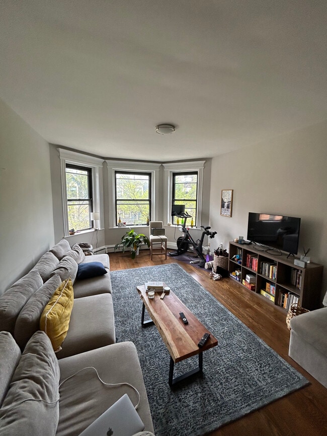 Building Photo - 11 Stearns Rd