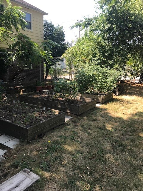 Photo - 5025 N Maryland Ave Townhome