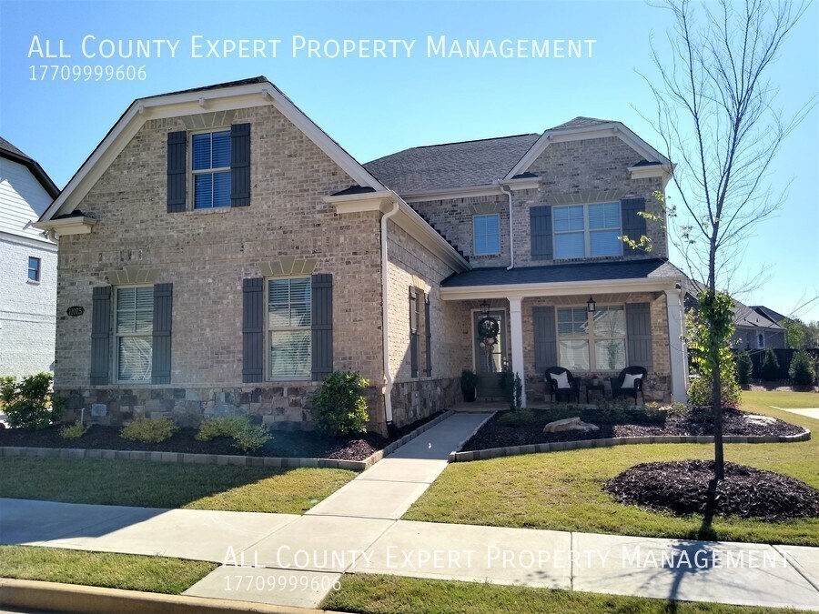 Primary Photo - Must see - Executive Home in Northview Sch...
