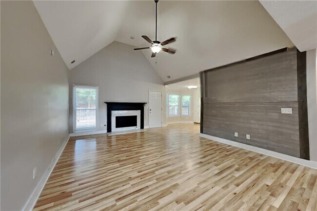 Building Photo - 566 Wine Cluster Ct