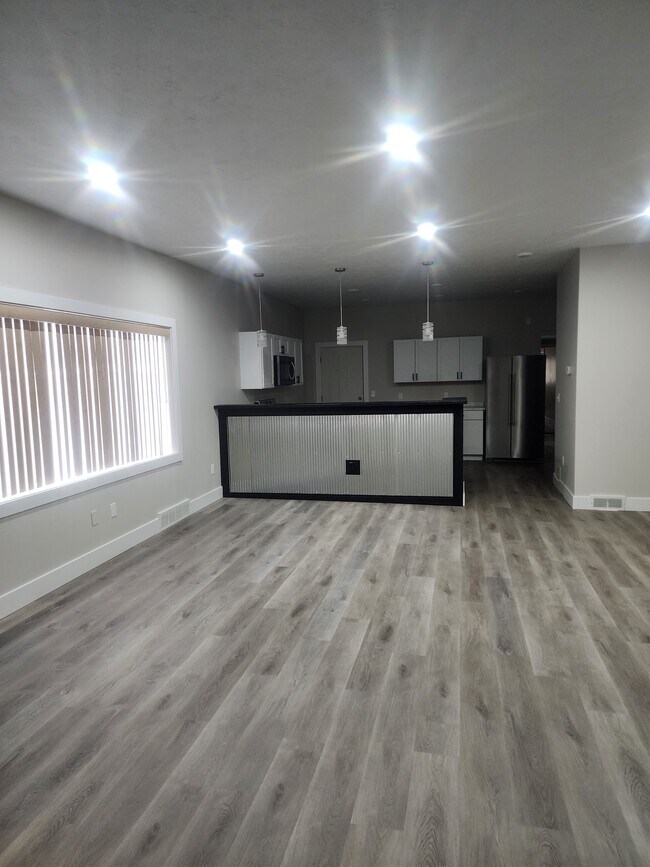 Foto del edificio - 109 S Warren Ave