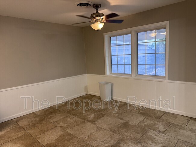 Foto del edificio - 2118 Westbrook Ave