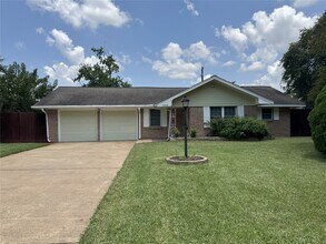 Building Photo - 10518 Hazelhurst Dr