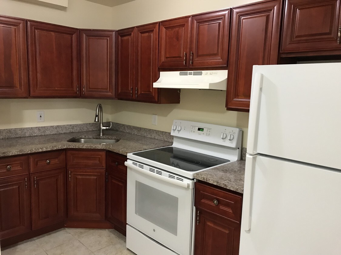 Building Photo - 3323 Sedgwick Ave