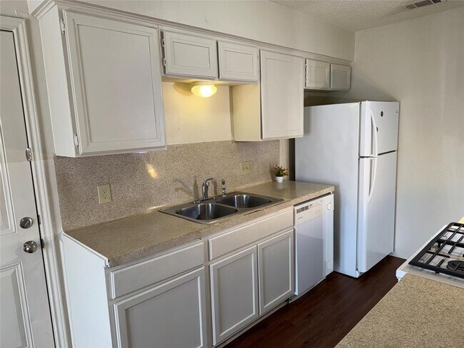 Foto del edificio - 10308 Little Pebble Dr