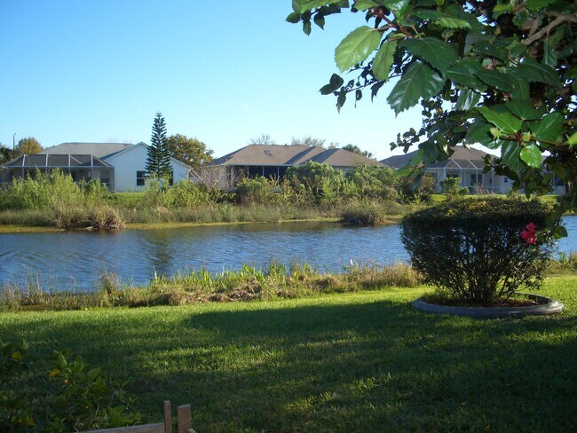 Foto del edificio - 2097 Deercroft Dr