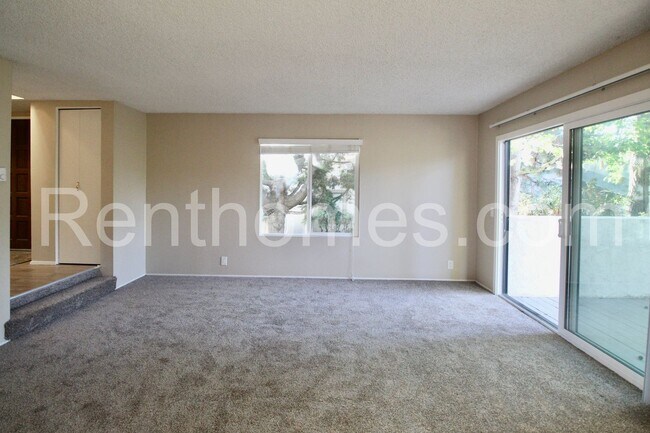 Building Photo - La Jolla, 8440 Via Sonoma #78 - Ideal Loca...