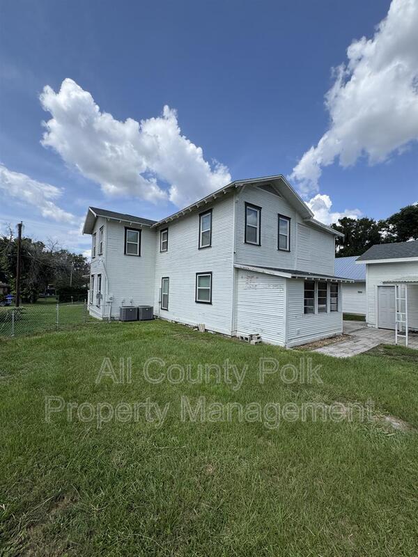 Building Photo - 1044 W Lime St