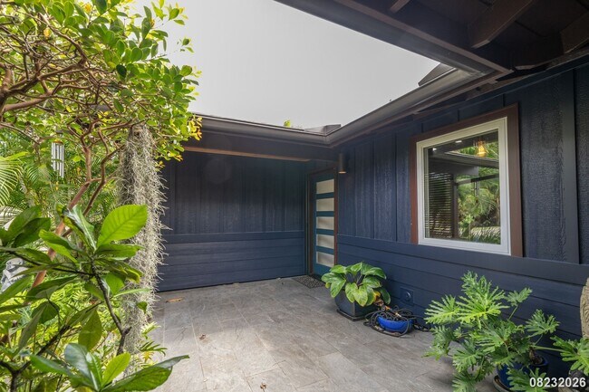Building Photo - 427 Akoakoa Pl