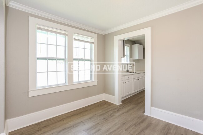 Foto del edificio - 524 E 60th ST