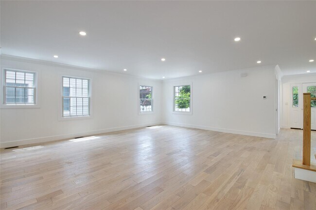 Foto del edificio - 30 Kirkwood Rd