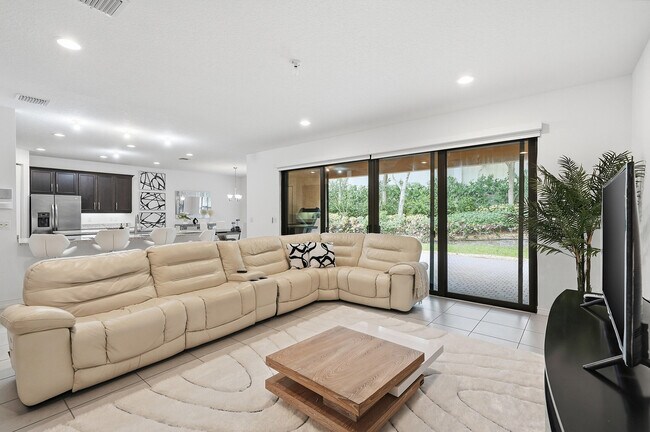 Foto del edificio - 14085 Paverstone Terrace