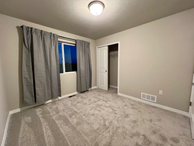 Foto del edificio - 5235 Aeroglide Lp