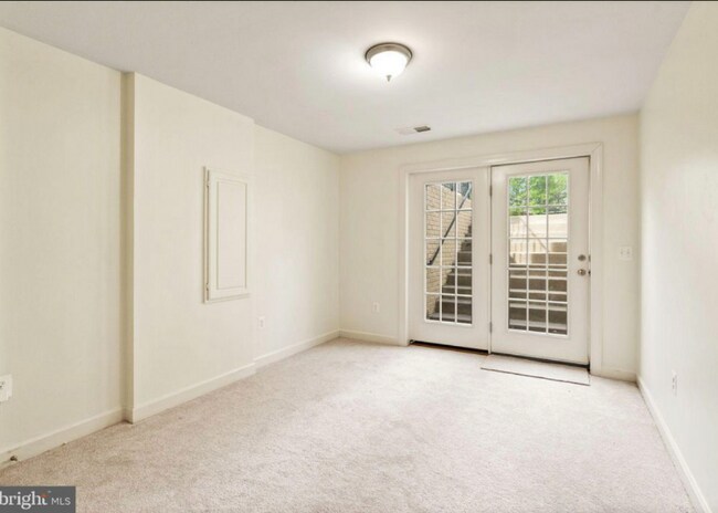 Building Photo - 5501 Victory Loop