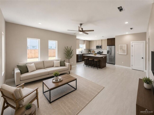 Building Photo - 2210 Corales St