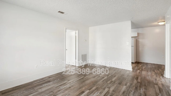 Building Photo - 1005 Shilo St
