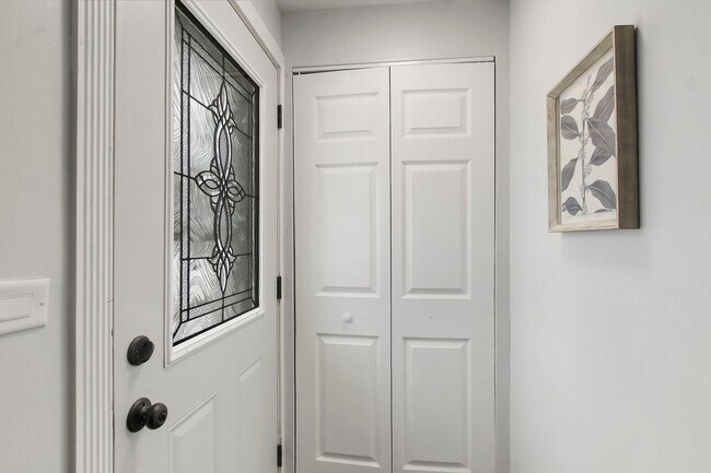 Foto del edificio - 1561 Quaker Ln