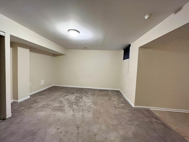 Building Photo - 75 Marblehead Rd