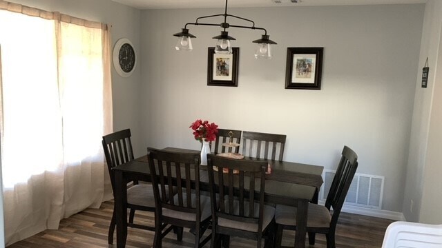 Foto del edificio - 3516 Emerald Ct
