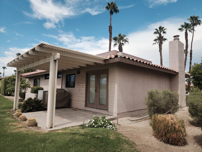 Back Patio - 41785 Largo