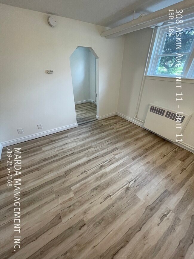Photo du bâtiment - RENOVATED COZY 1 BED / 1 BATH + DEN NEAR U...