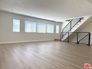 Building Photo - 804 N Kenilworth Ave