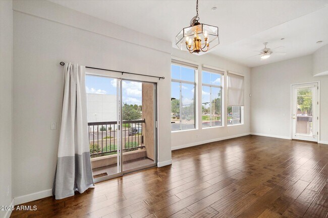 Foto del edificio - 2019 E Campbell Ave