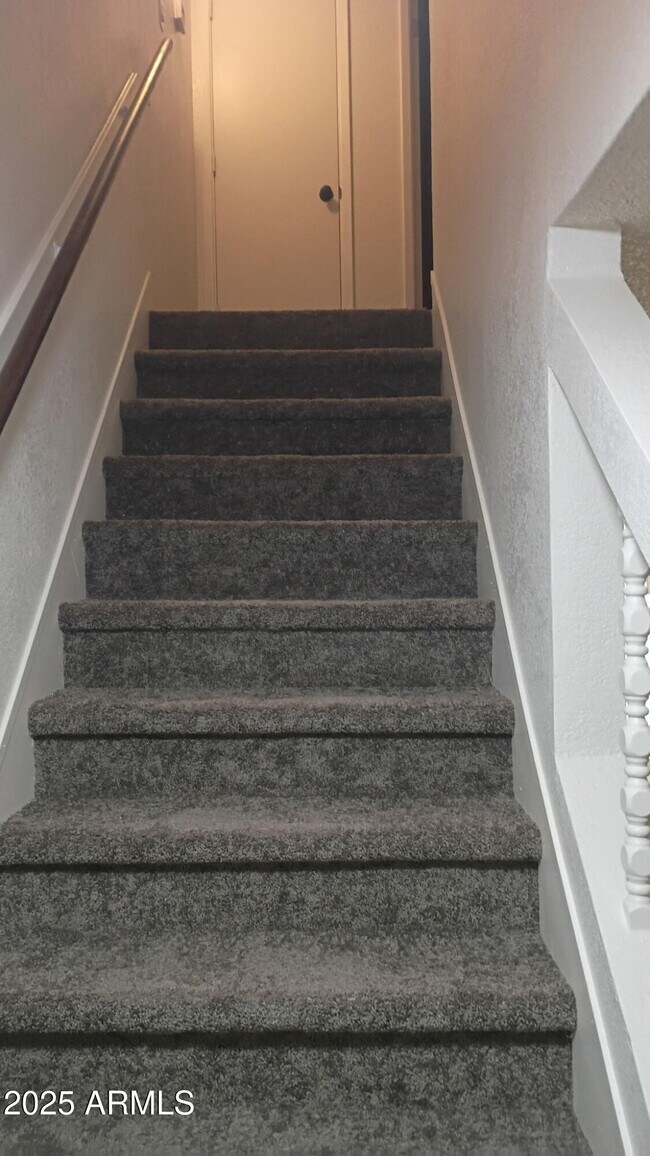 Foto del edificio - 2437 E Tracy Ln