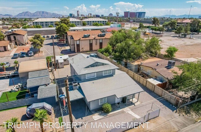 Building Photo - 2 br, 1 bath House - 706 Dike Ln Unit #B