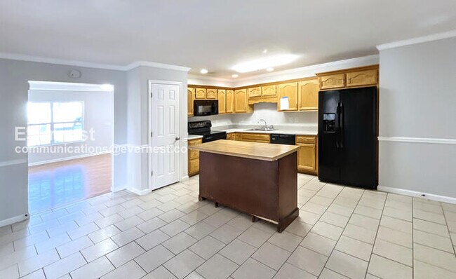 Building Photo - 183 Bunker Dr