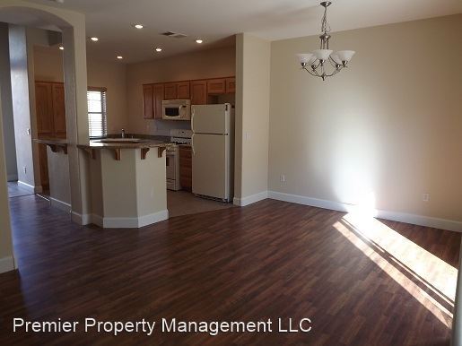 Building Photo - 3 br, 2.5 bath House - 131 Tilbury Ave