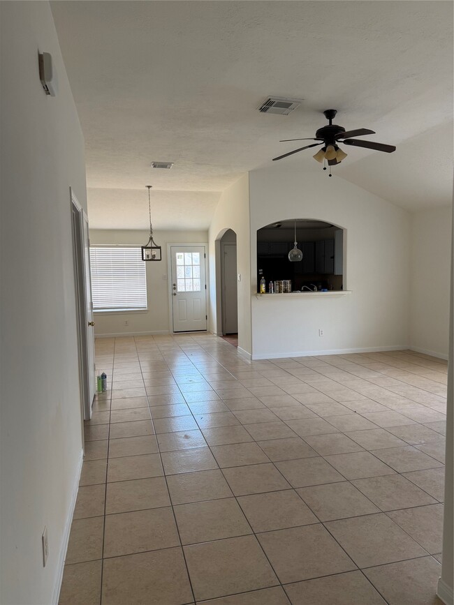 Building Photo - 4026 Redwood Hill Ct