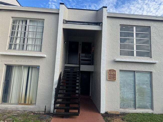 Foto del edificio - 4519 Treehouse Ln