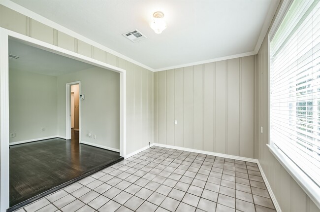 Building Photo - 4924 Palmetto St