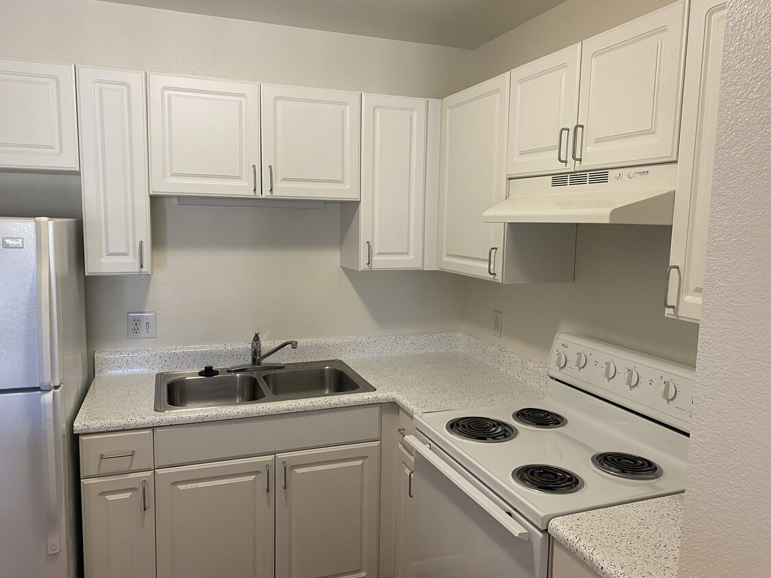 Cocina - Summercrest Villas Senior Apartments