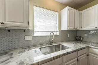 Building Photo - 14403 Little Willow Walk