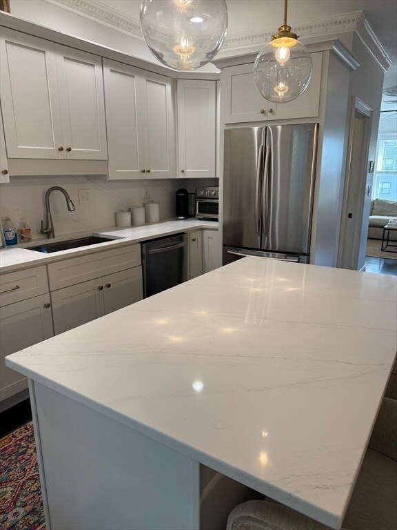 Foto del edificio - 428 E 8th St