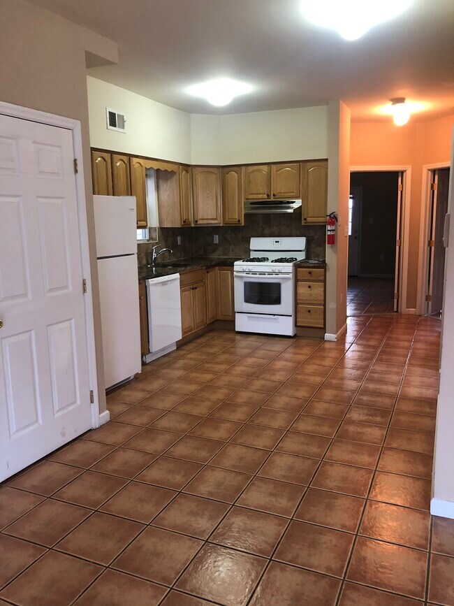 Kitchen - 41 S 5th St