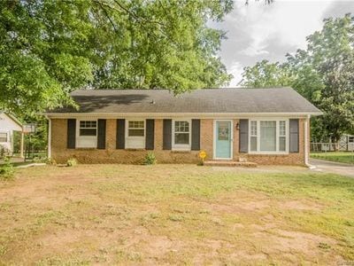 Foto principal - 1126 Glenarden Dr