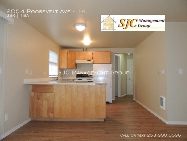 Foto del edificio - 2054 Roosevelt Ave