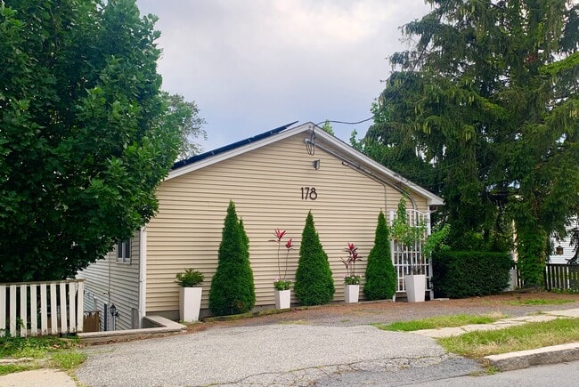 Foto del edificio - 178 Mountain Ave